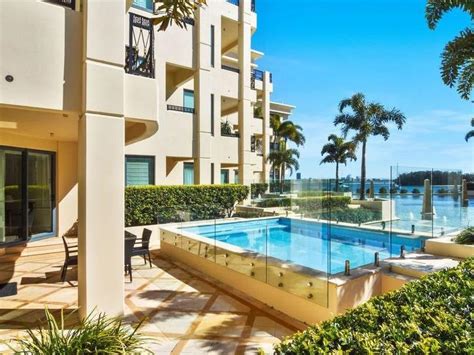 record price for versace apartment gold coast|Condo 33 'Palazzo Versace' Main Beach 4217 .